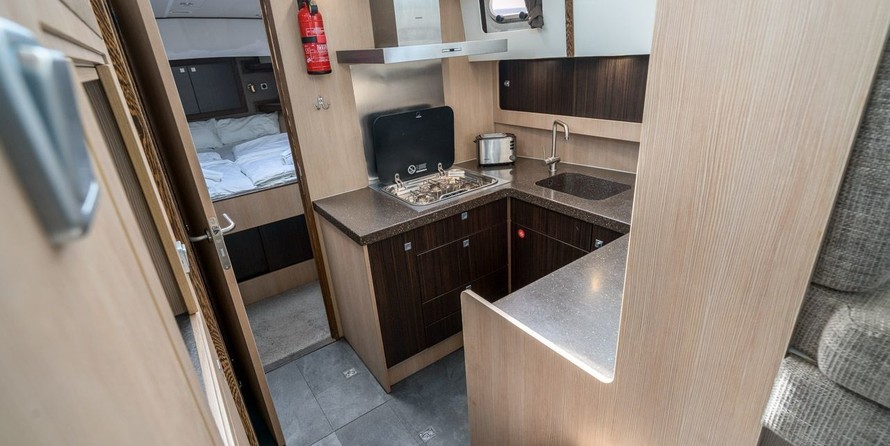 Azimut 43 Atlantis (2)