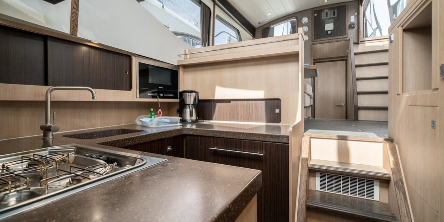 Azimut 43 Atlantis (2)