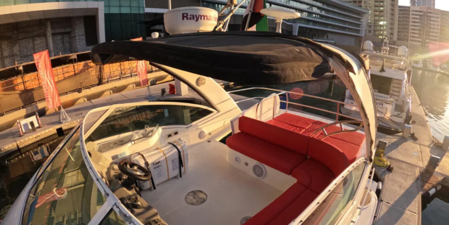 Cruisers Yachts 447 Sport Sedan