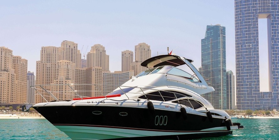 Cruisers Yachts 447 Sport Sedan