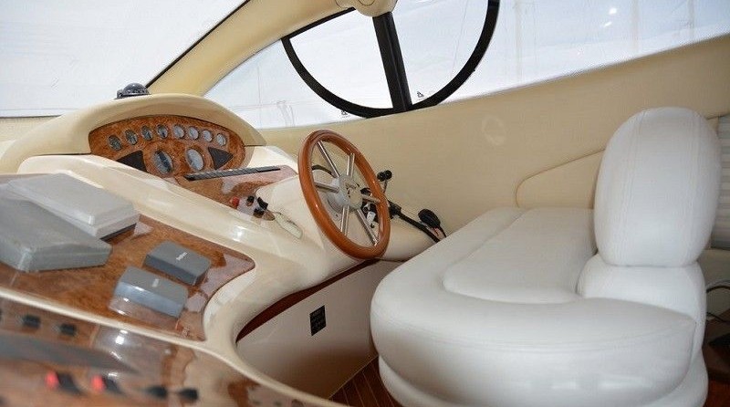 Azimut 46