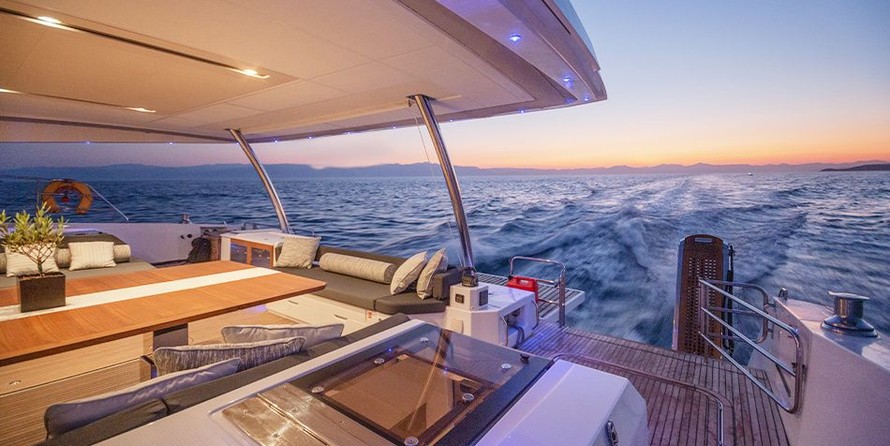 Fountaine Pajot Power 67