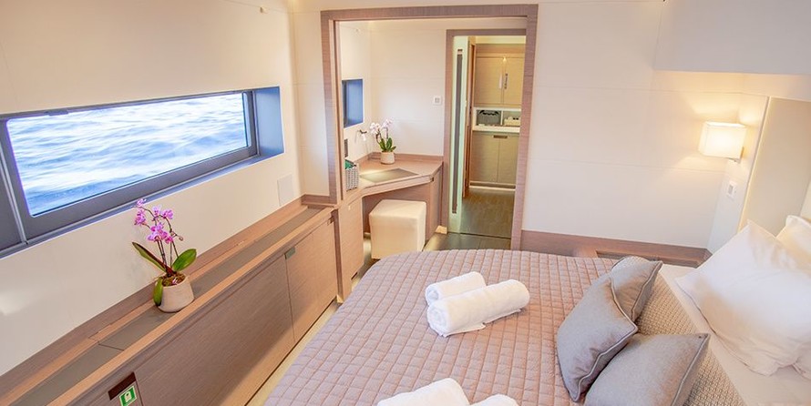 Fountaine Pajot Power 67