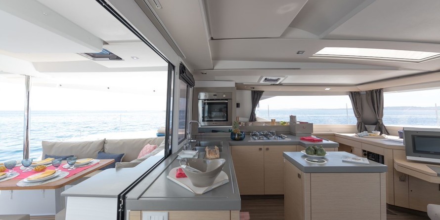 Fountaine Pajot Saona 47