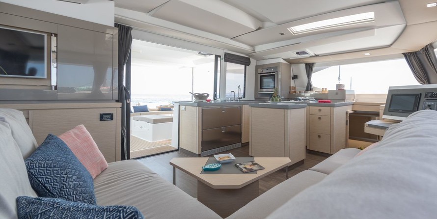 Fountaine Pajot Saona 47