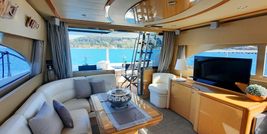Ferretti 530