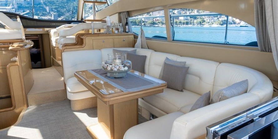 Ferretti 530