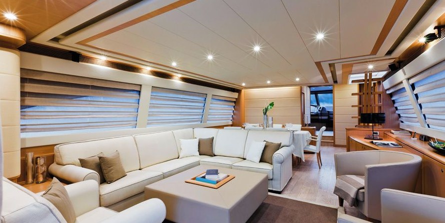 Ferretti 830