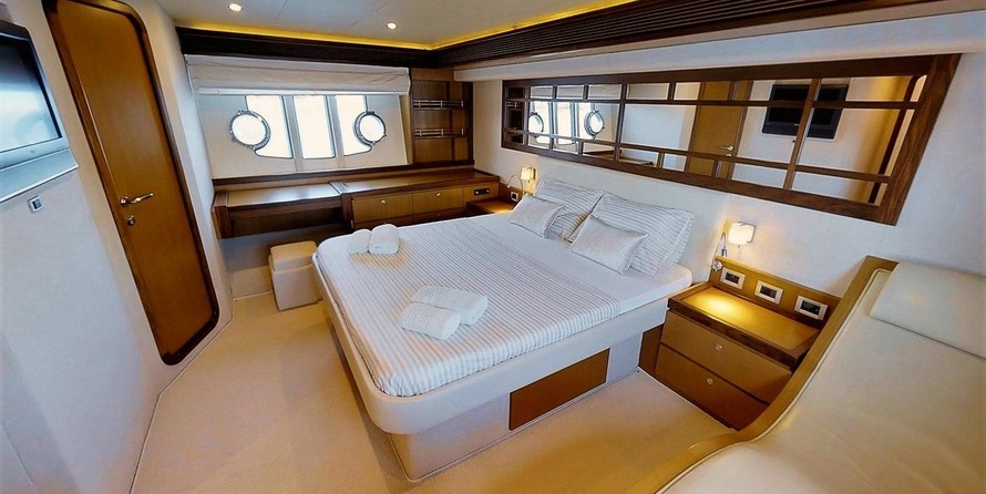 Ferretti 630
