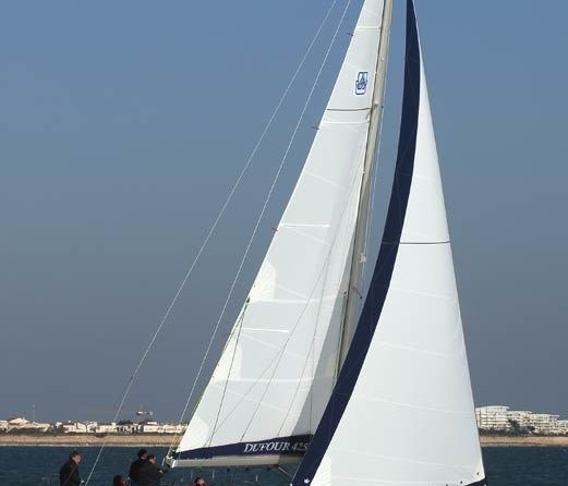 Dufour 425