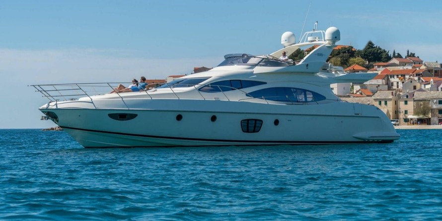 Azimut 68