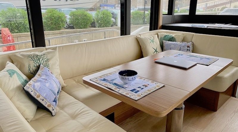 Absolute Navetta 52
