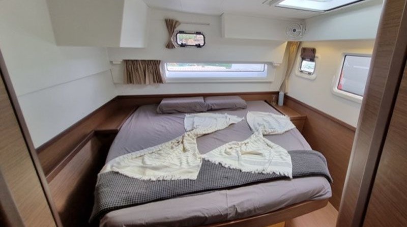 Lagoon 42