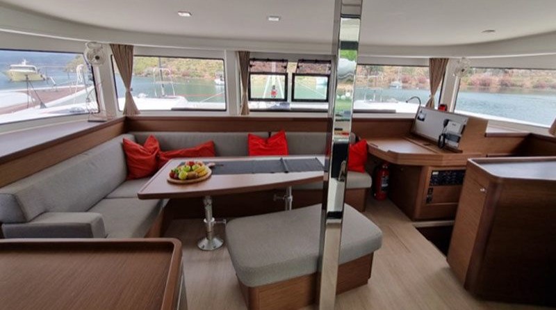 Lagoon 42