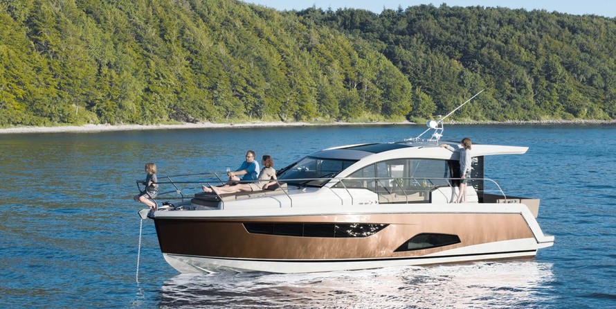 Sealine C330