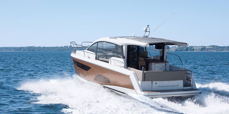 Sealine C330