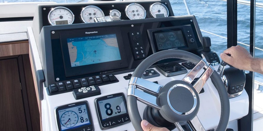 Sealine C330