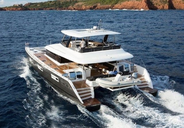 Luxury motor yacht pearl 60