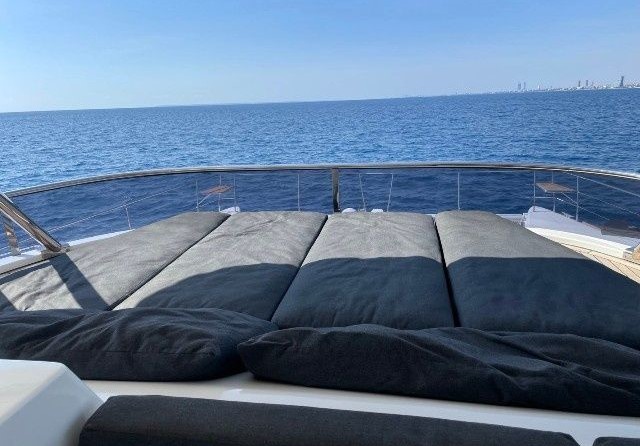 Luxury motor yacht pearl 60