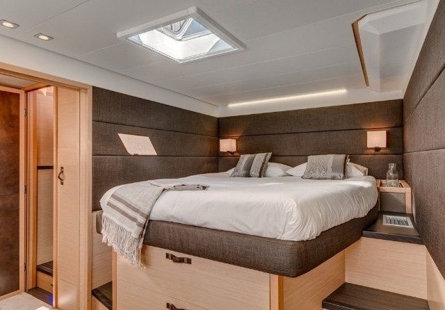 Luxury motor yacht pearl 60