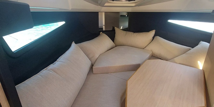 Cranchi Endurance 30