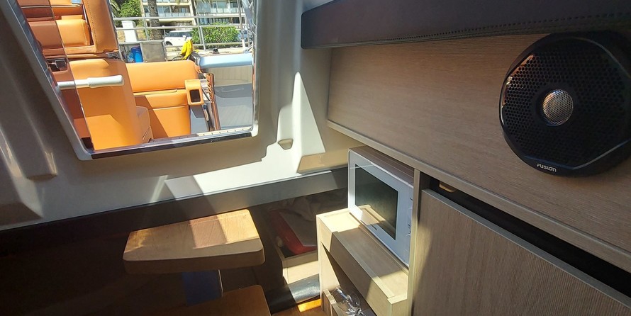 Cranchi Endurance 30