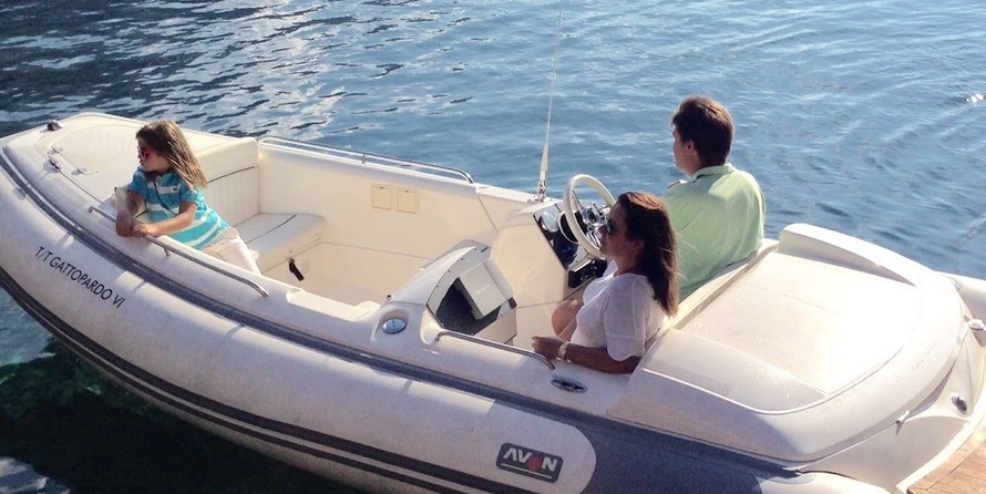 Avon Seasport 490 Deluxe