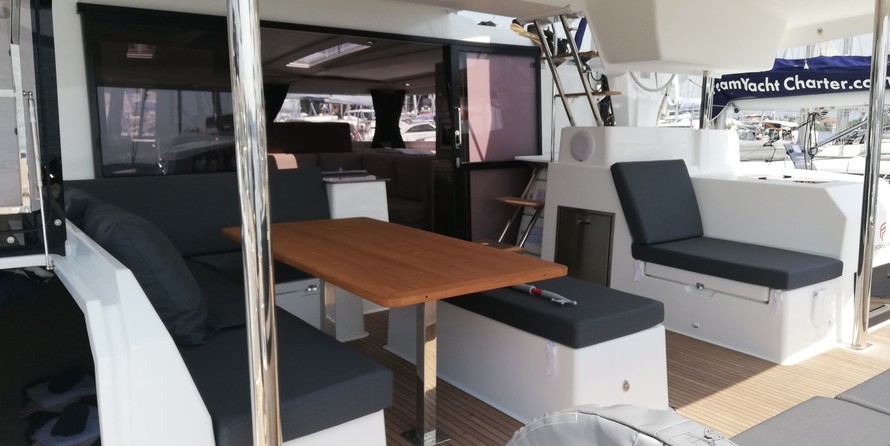 Fountaine Pajot Saona 47