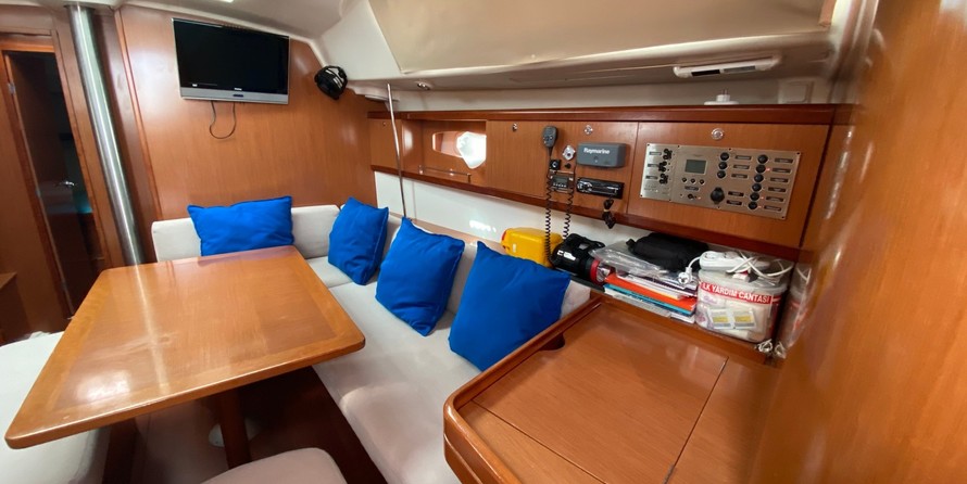 Beneteau Oceanis 43