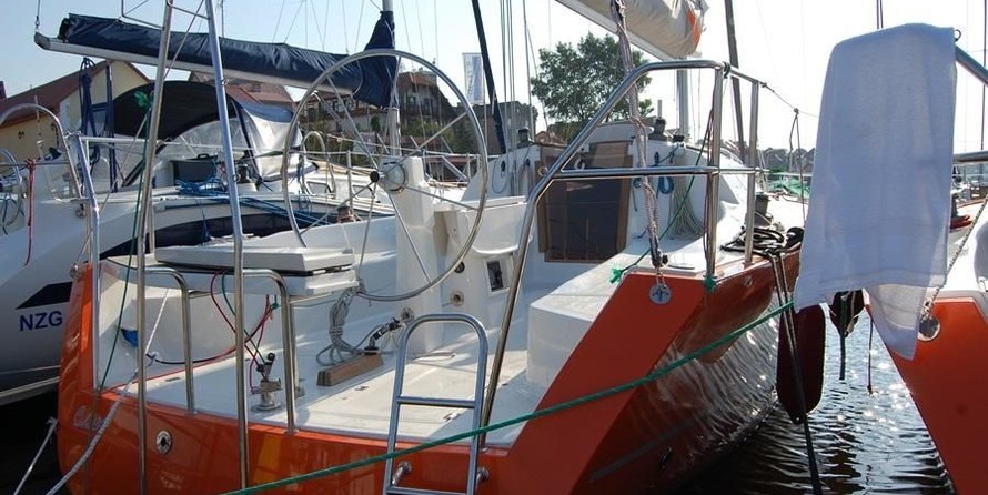 Cobra Yachts 33