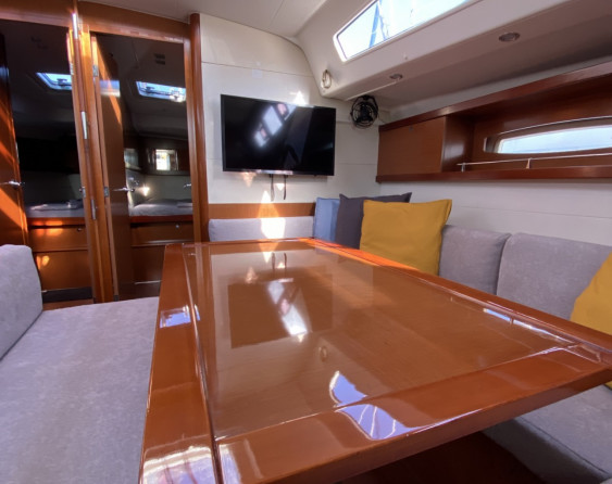 Beneteau Oceanis 50 Family