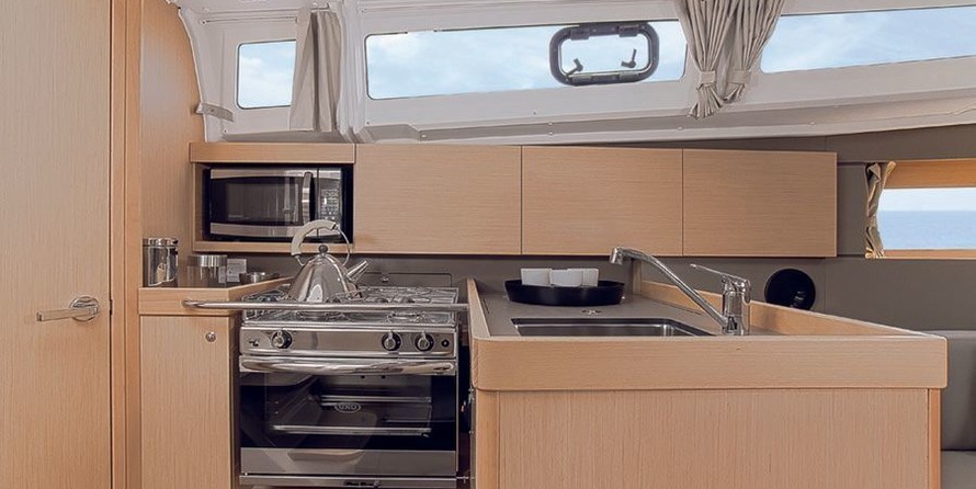 Beneteau Oceanis 35.1