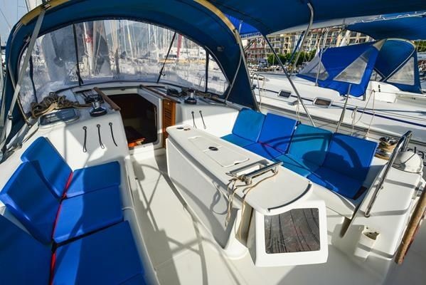 Beneteau Oceanis 43