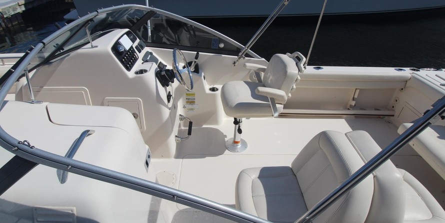 Grady-White Freedom 225