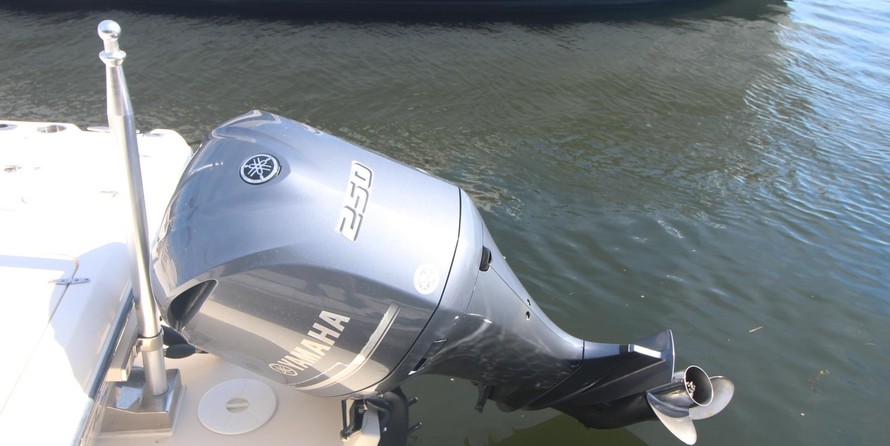 Grady-White Freedom 225