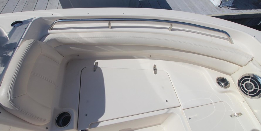 Grady-White Freedom 225