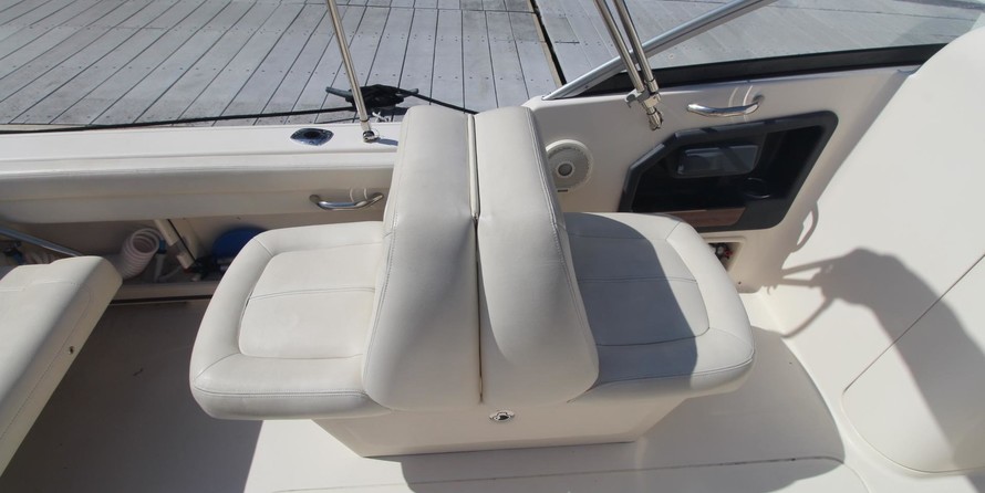 Grady-White Freedom 225