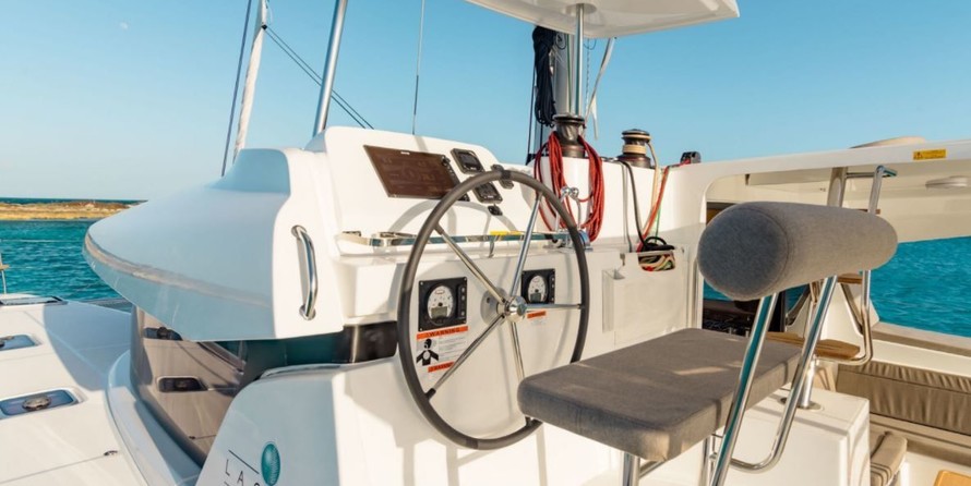 Lagoon 42