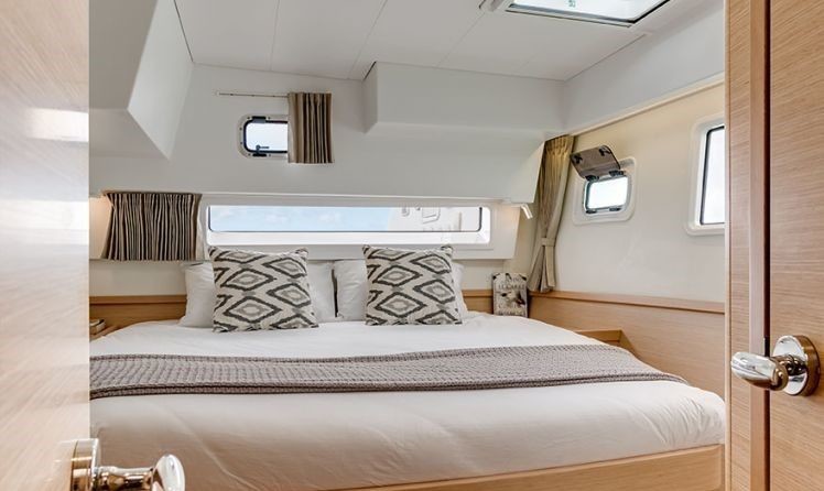 Lagoon 42