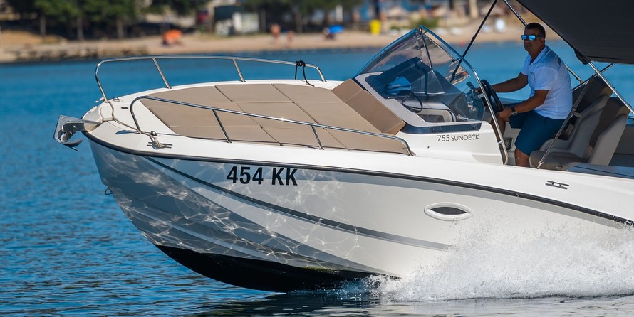 Beneteau Antares 8