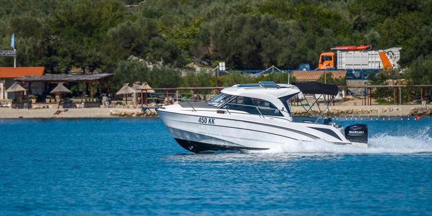 Beneteau Antares 8