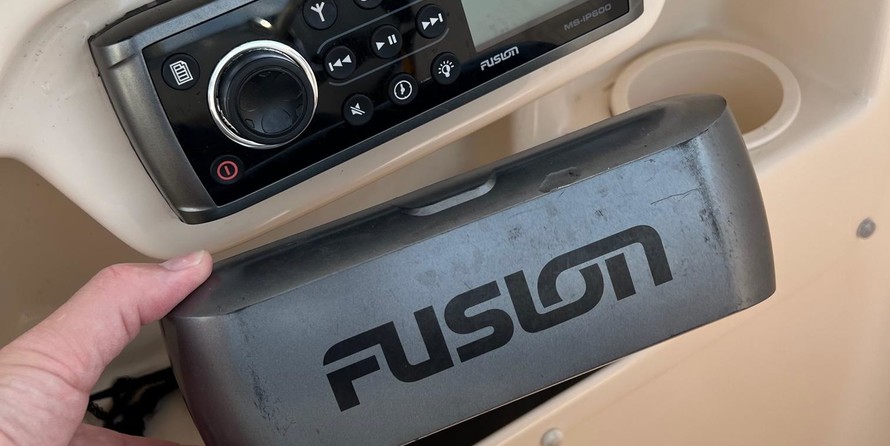 Grady-White Freedom 275