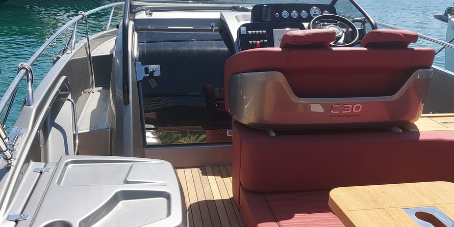 Cranchi Endurance 30