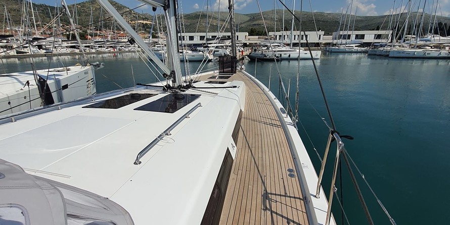 Hanse 548