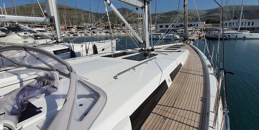Hanse 548