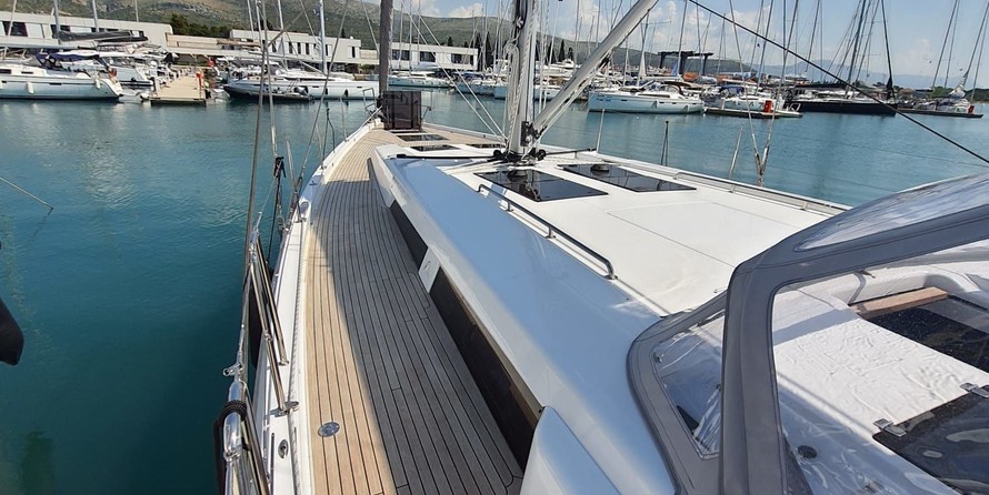 Hanse 548
