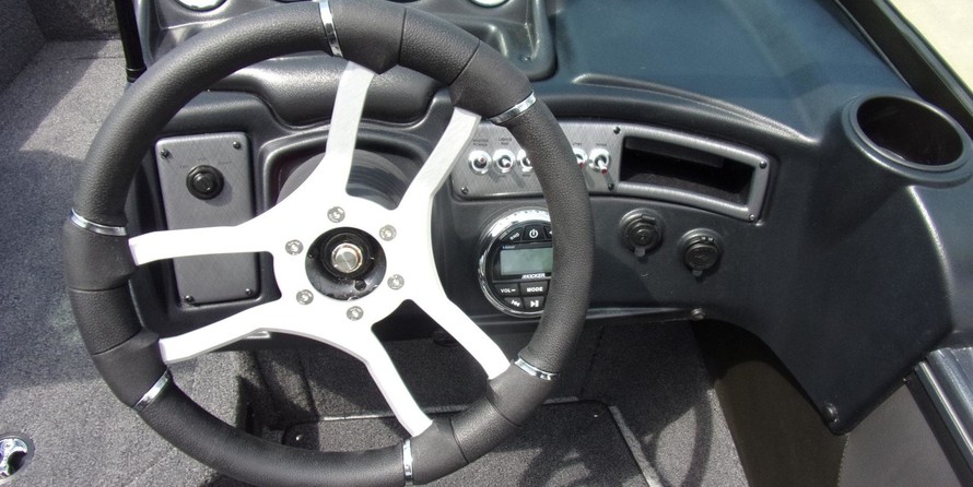 Lund Boats 1875 Crossover XS