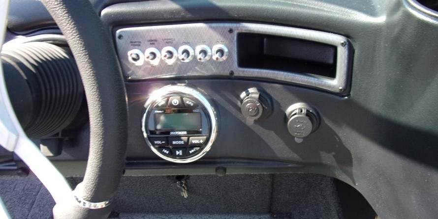 Lund Boats 1875 Crossover XS