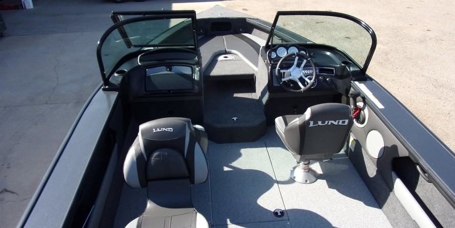 Lund Boats 1875 Crossover XS