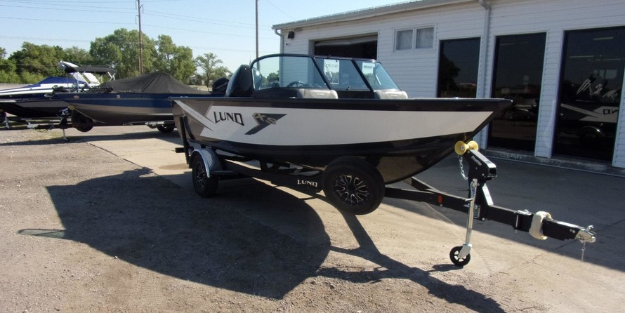 Lund Boats 1875 Crossover XS